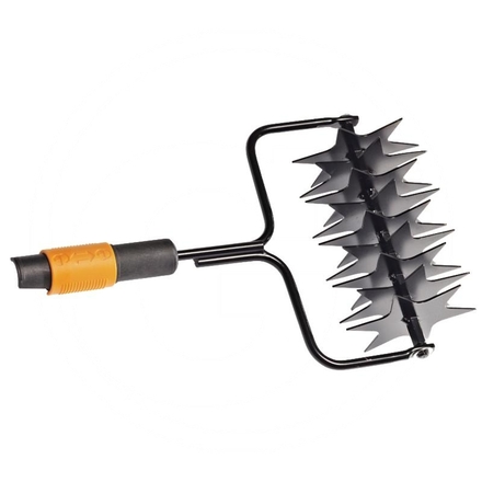 Fiskars Spike aerator